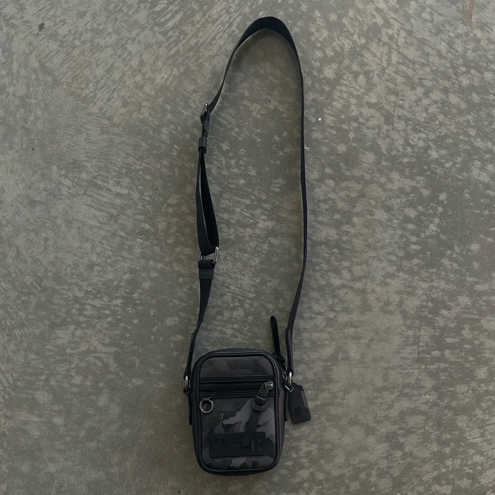 Coach Heritage Camo Leather Black Crossbody Bag Unisex - Picture 2 of 3